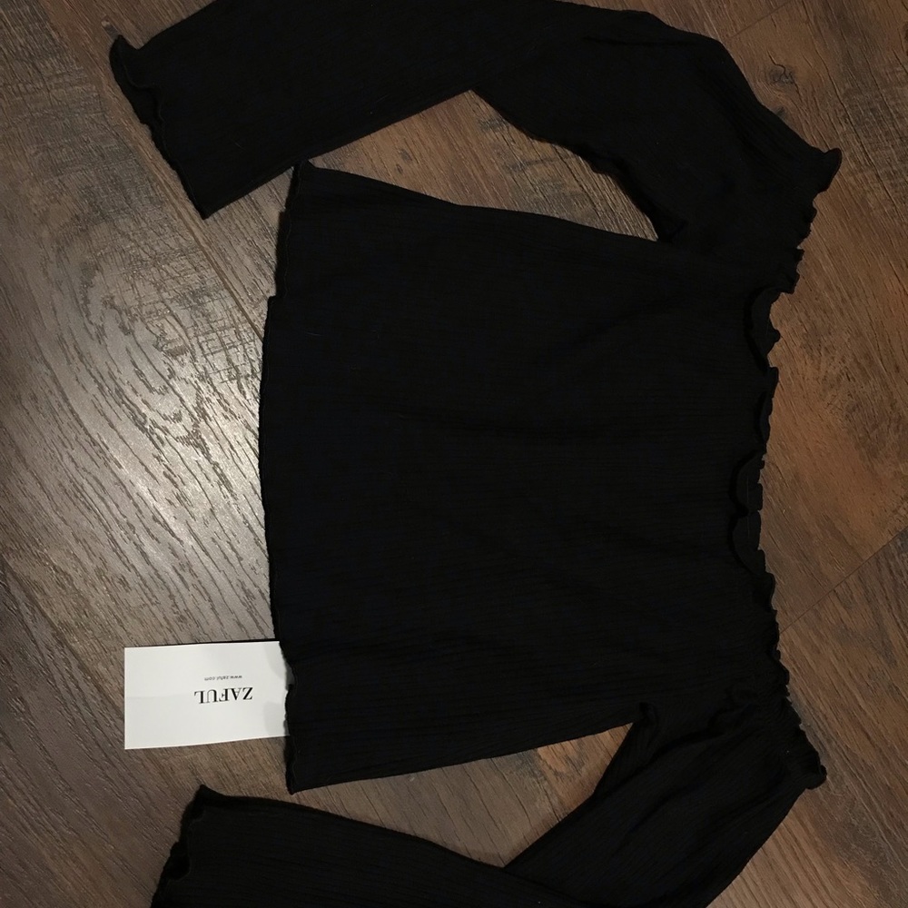Off The Shoulder Top - Picture 3 of 6
